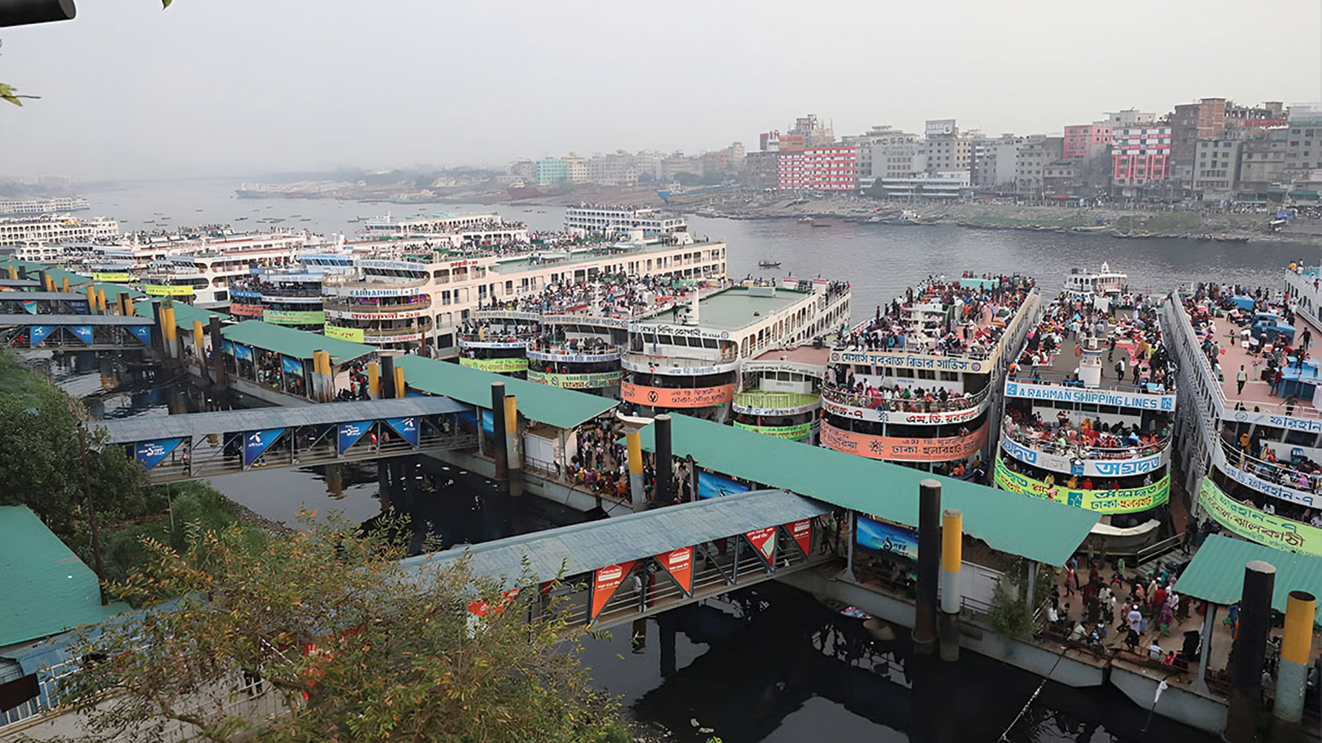 বাসের পর এবার বাড়ানো হলো লঞ্চভাড়া
